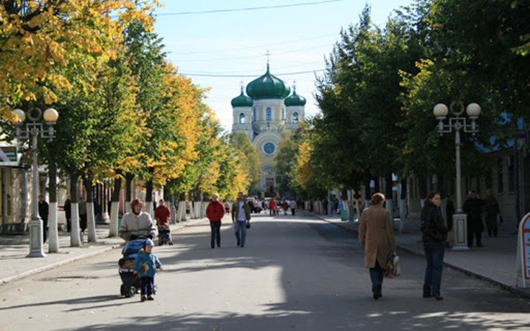 Пешеходная улица в центре Гатчины
