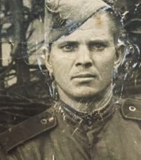 Абрамов Александр Степанович , 1907 года рождения, младший сержант. Призывался на фронт 22.07.1941 года Новосибирская область , Топкинский район