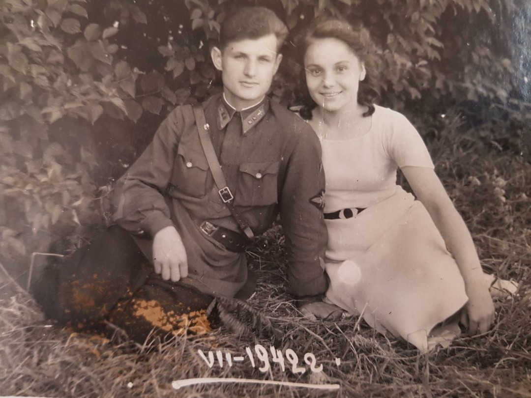 Федор Алексеевич и Зоя Степановна после росписи в ЗАГСе