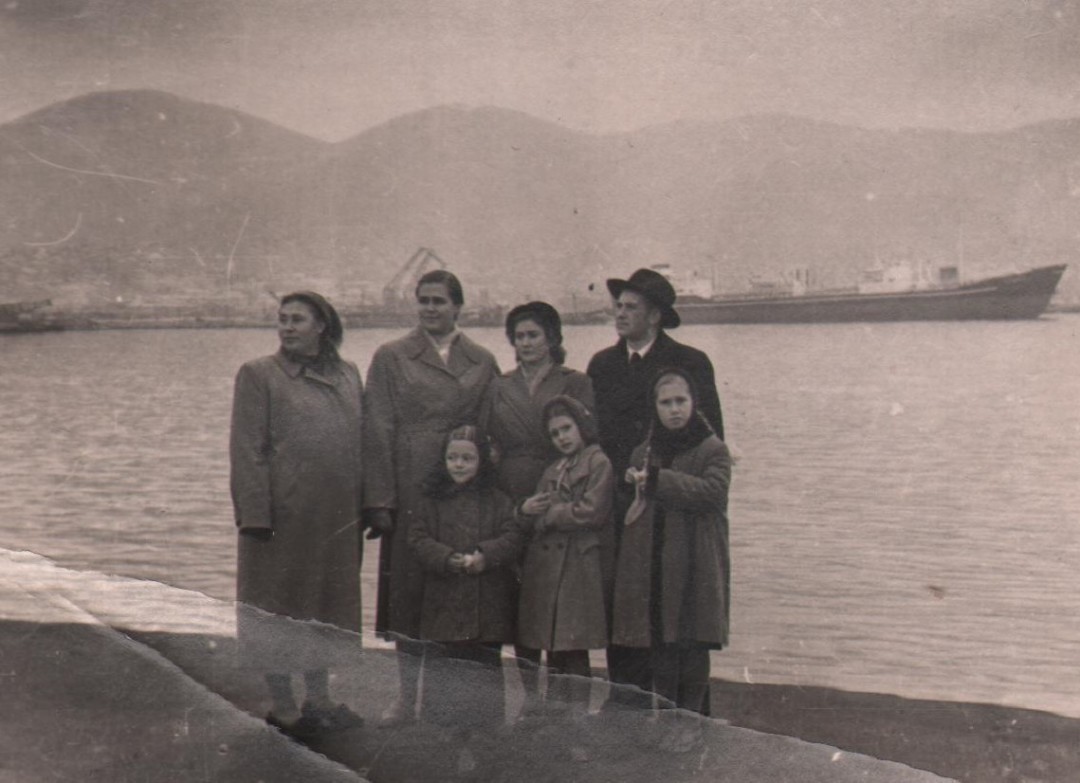 Николай Игнатович с семьей в 1958 году