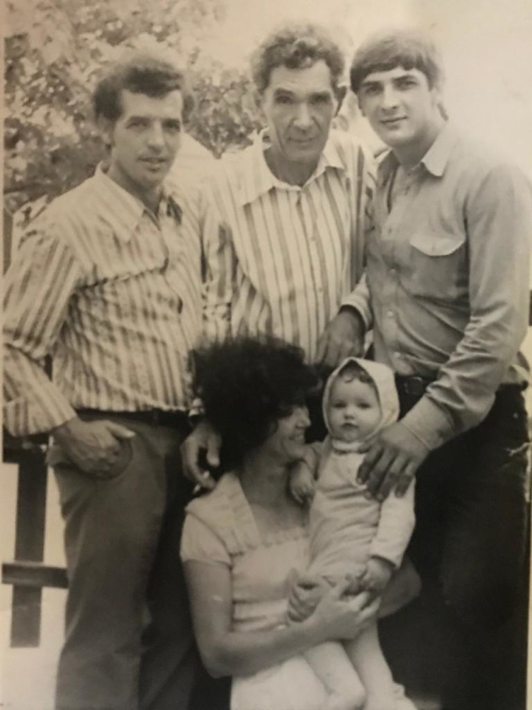 Григорий Данилович с сыновьями Владимиром и Александром, дочерью Надеждой и внучкой Катей
