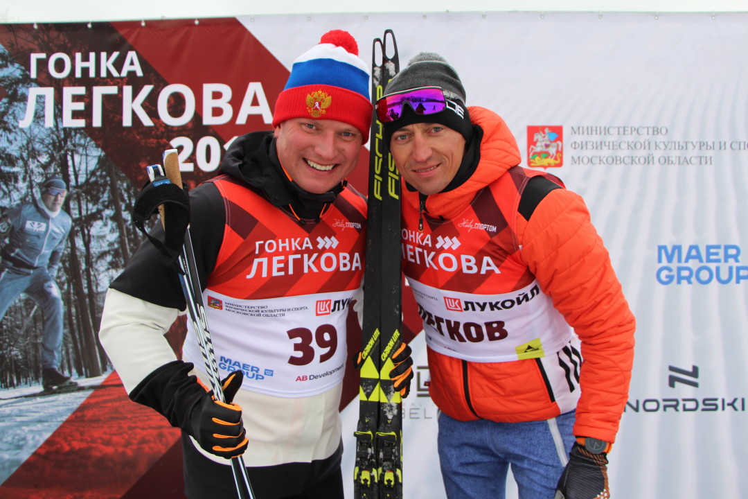 Генеральный директор MAER GROUP Константин Майор (слева) и Олимпийский чемпион Александр Легков