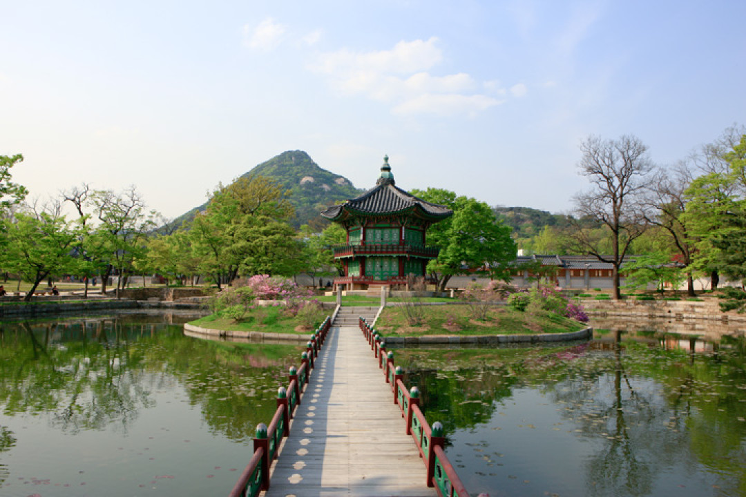 Павильон Хянвонджон дворца Кёнбоккун