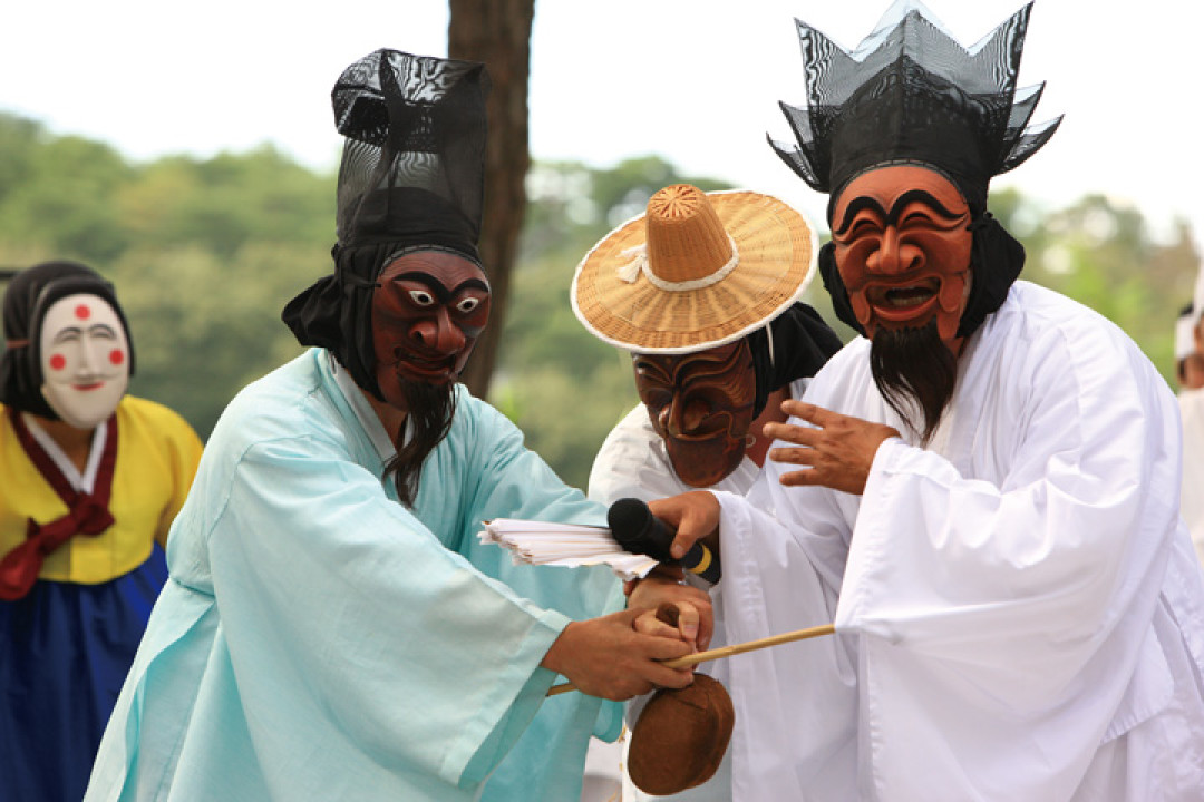 Танцевальное представление в деревне Хахве