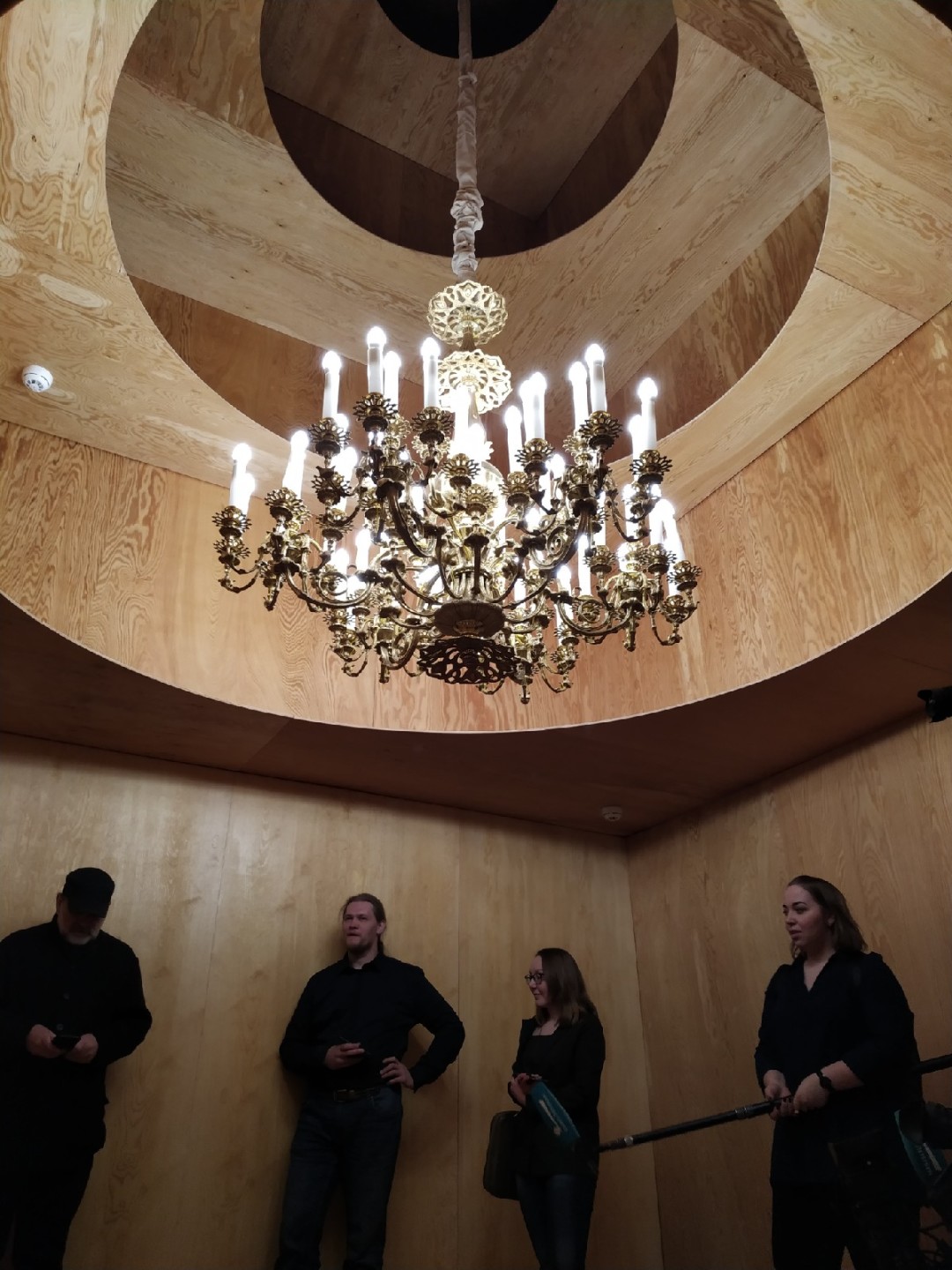 Внутри Фанерного театра в БДТ