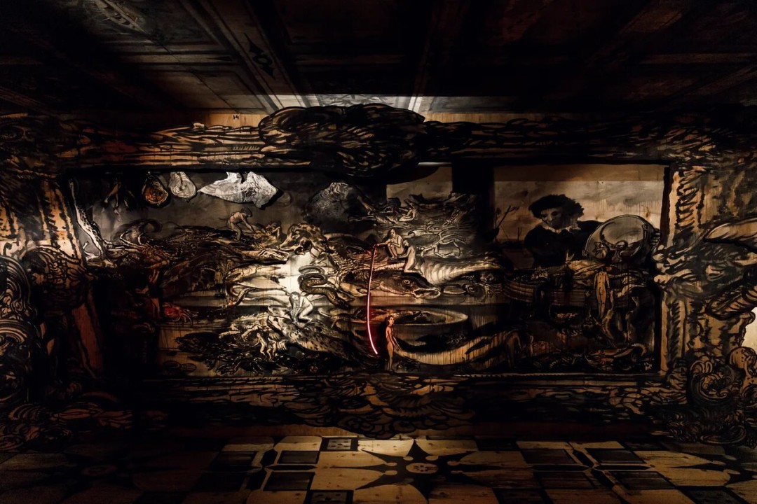 Инсталляция Александра Шишкина-Хокусая в российском павильоне. Фото: Михаил Вильчук