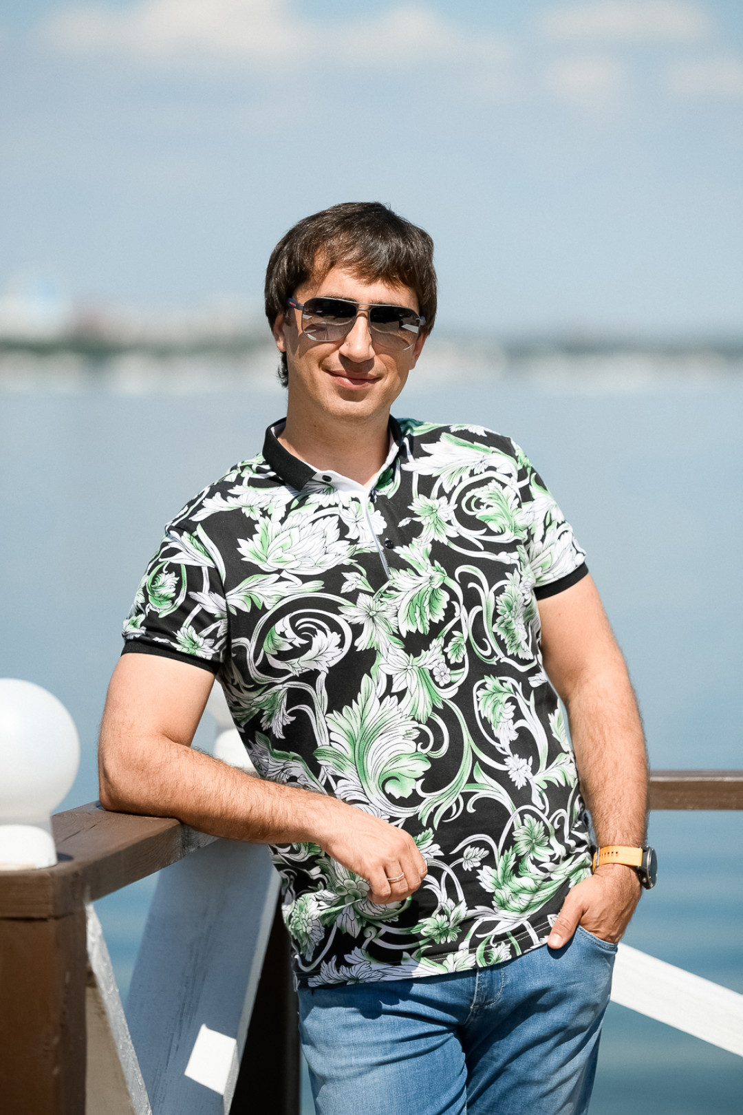 ЮРИЙ СТРУЧКОВ, генеральный директор строительной компании «Неополия» Как отец троих детей, ручаюсь: загородные дома — лучшая альтернатива квартирам