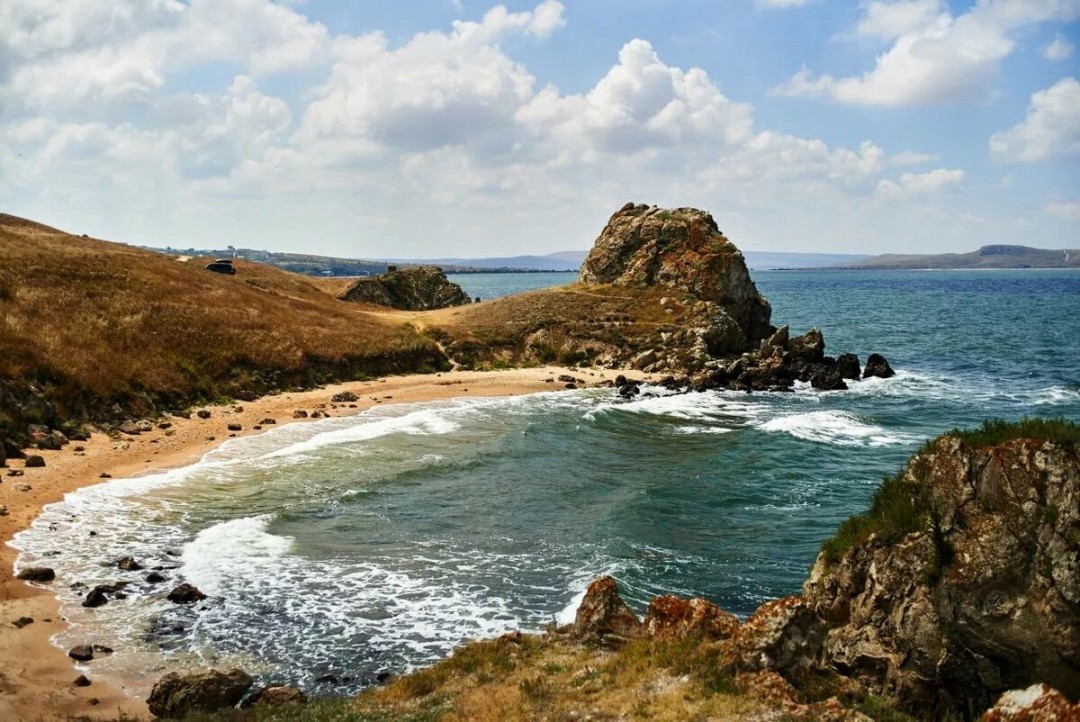 На фото: Генеральские пляжи, Крым