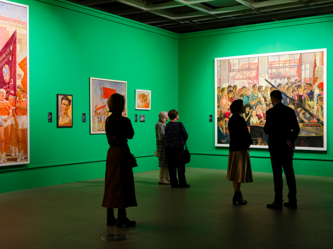 На выставке «Дейнека/Самохвалов»