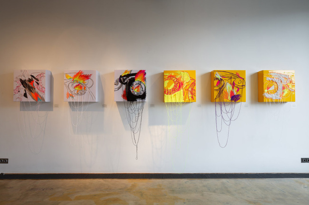 Татьяна Ахметгалиева. Бомба замедленного действия 2014. Объект из 6 частей. Часть 3 Текстиль, вышивка, нити. Дар М. А. Гисич, галерея Марины Гисич