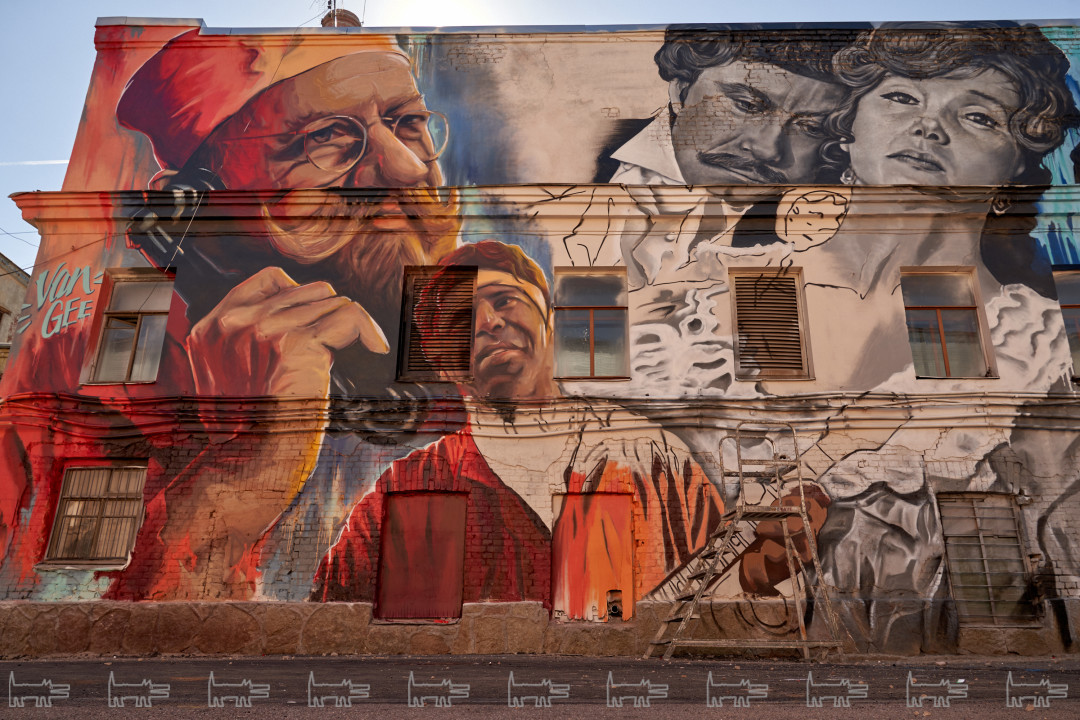 Художники прямо сейчас заканчивают работу над муралами