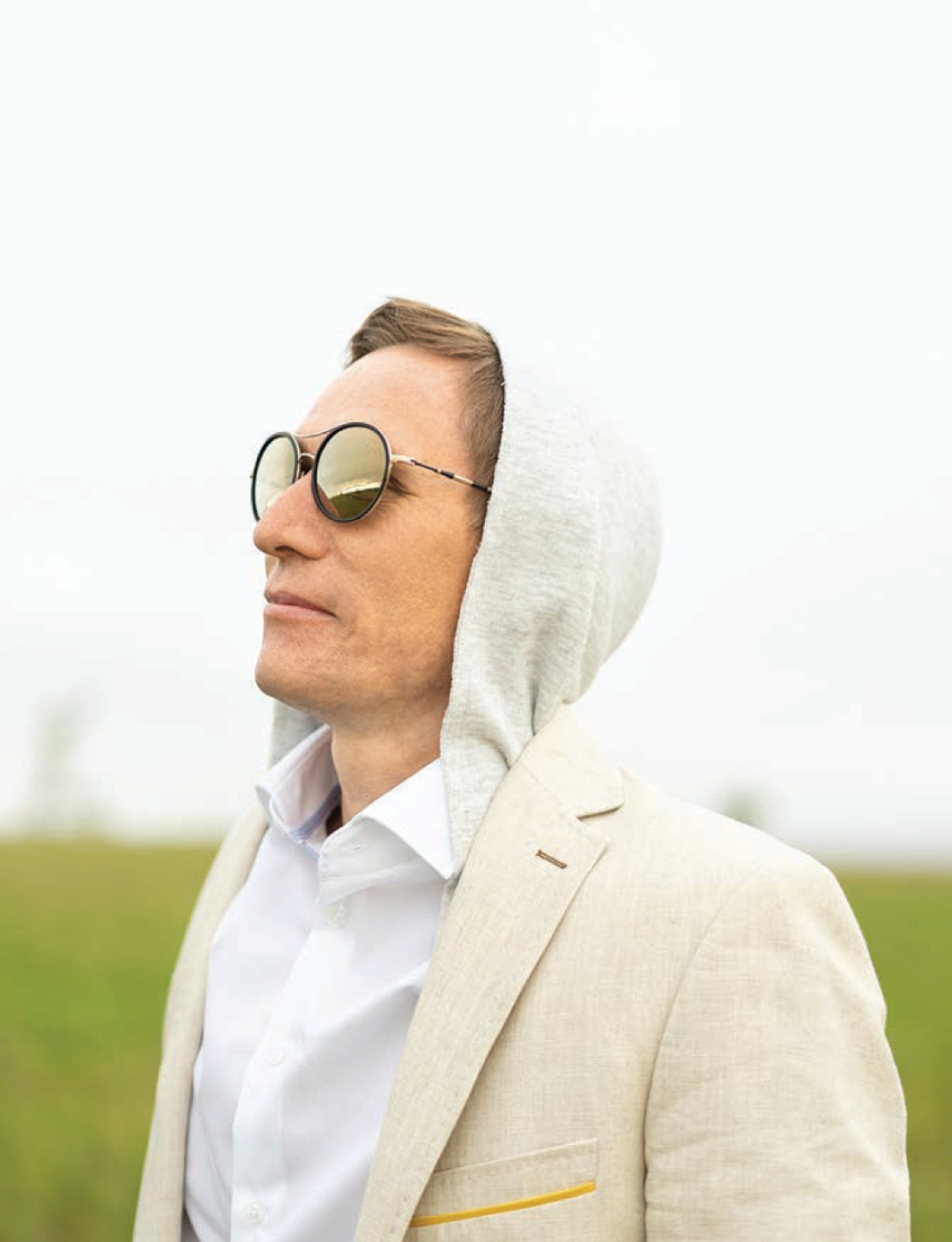 Одежда, аксессуары – собственность героя.