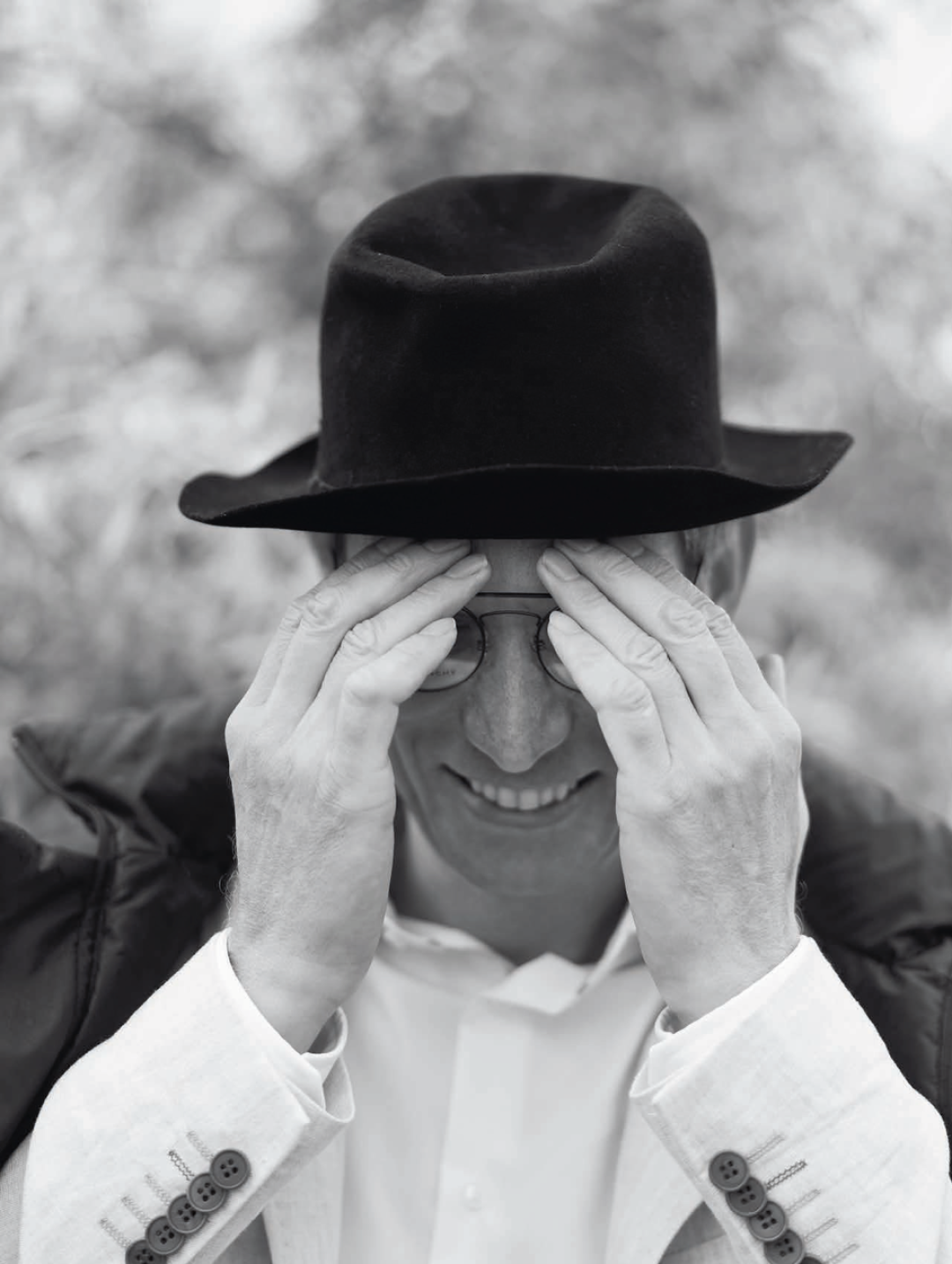 Одежда – собственность героя; очки Givenchy (салон «Акуляр»).