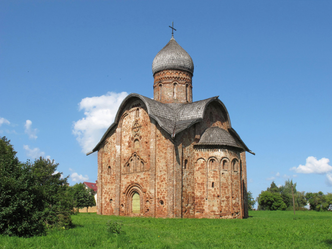 Выдающийся памятник новгородского зодчества 14 века фото Выдающийся памятник новгородского зодчества 14 века фото