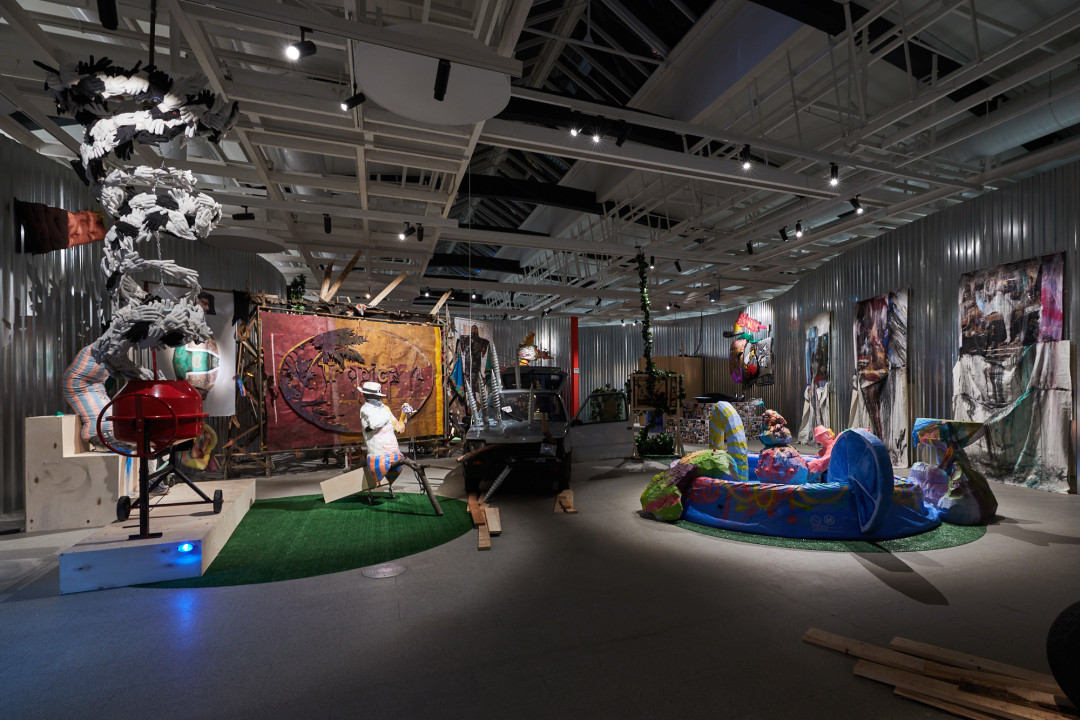 Экспозиция кураторской зоны Владимира Селезнева «Парк культуры и отдыха». фото: Михаил Вильчук