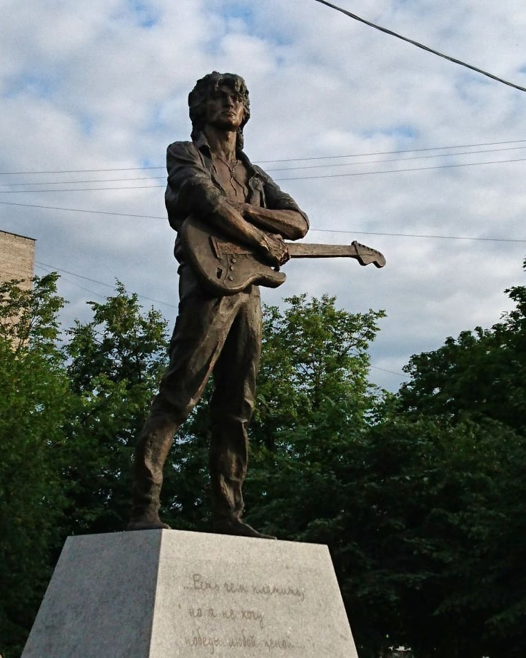 памятник в цою в санкт петербурге