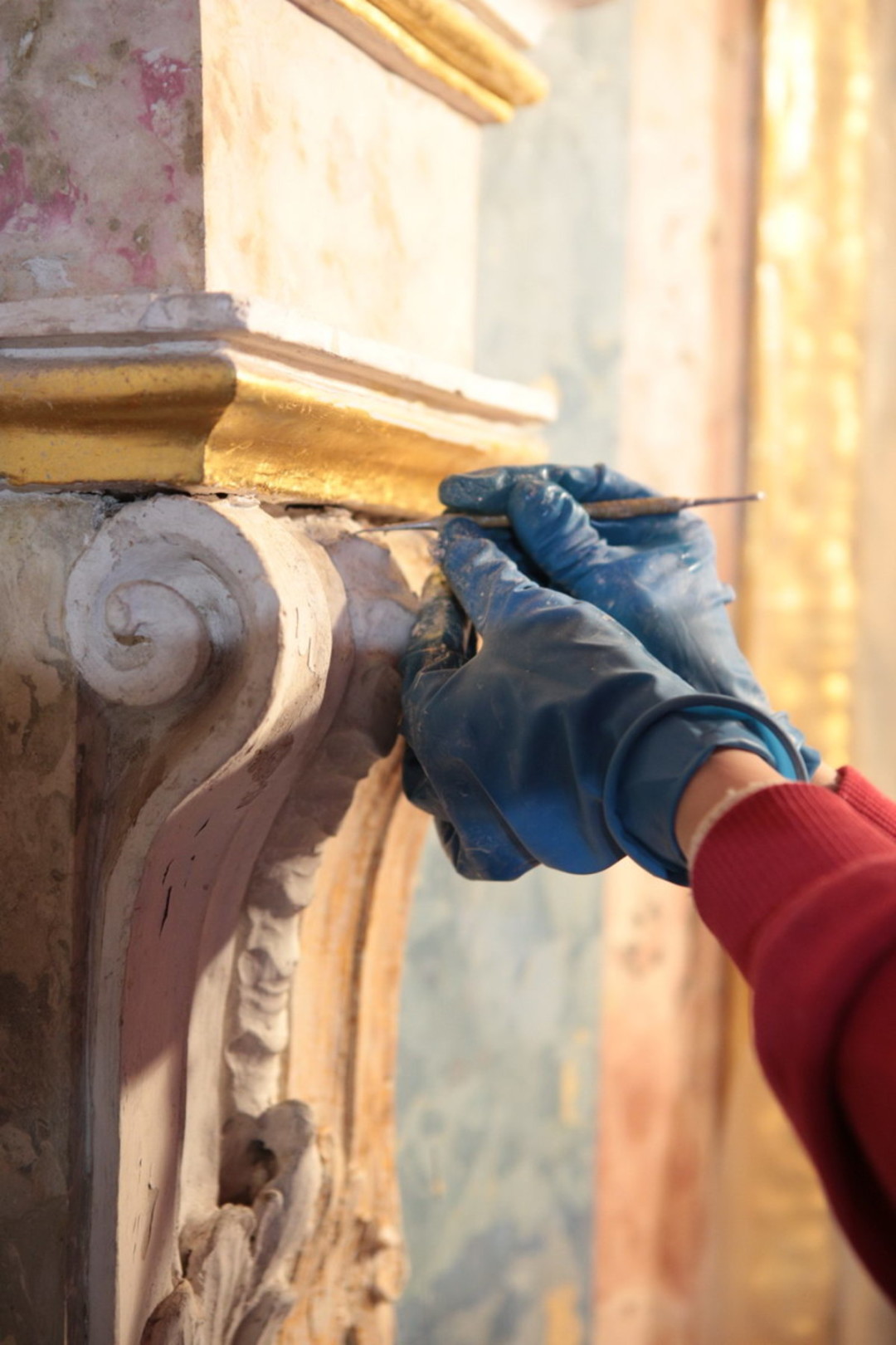 В интерьерах Китайского дворца широко применялся искусственный мрамор