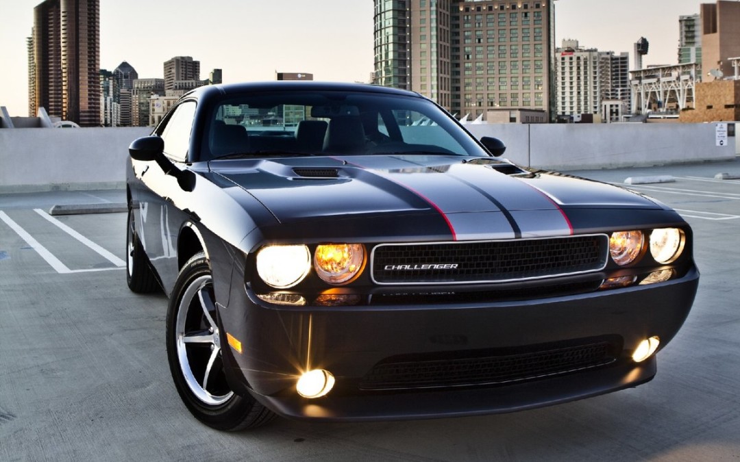 На фото: Dodge Challenger Coupe