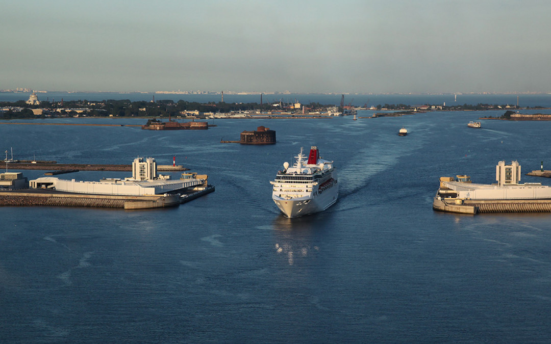 Начало морского пути в Петербург через Кронштадт