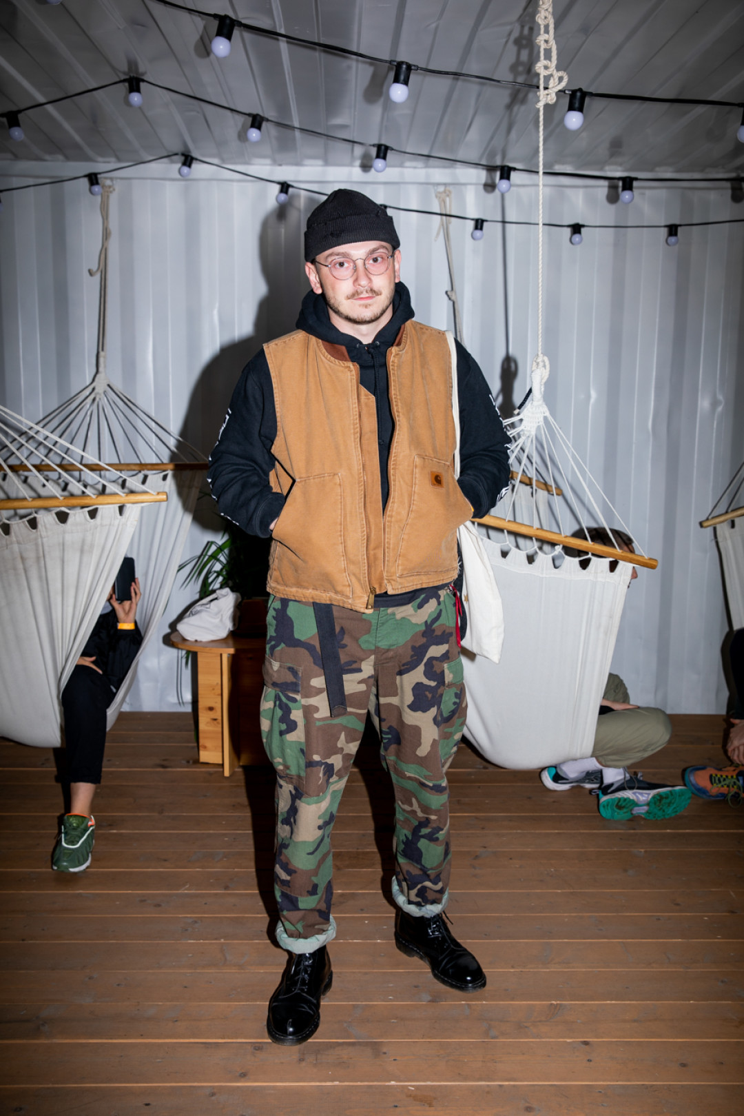 Артем Север. На Артеме: жилетка Carhartt, худи Loser Machine, ботинки Dr. Martens