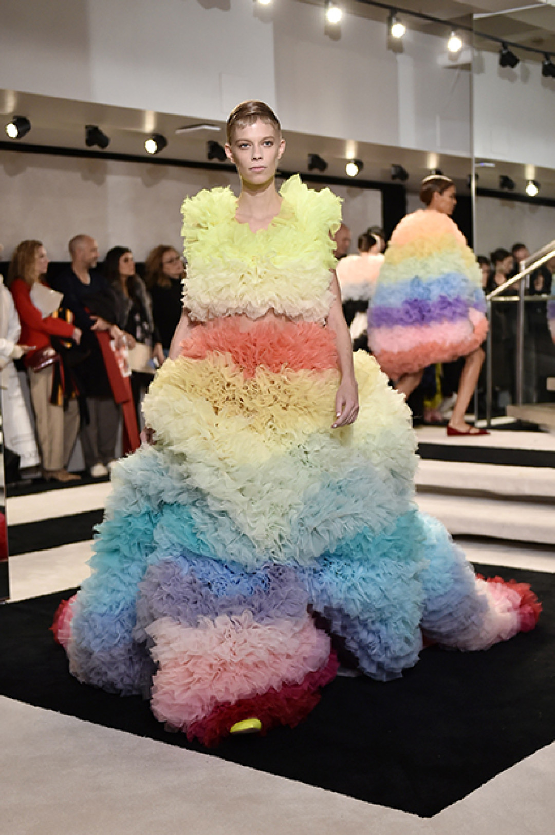 Tomo Koizumi осень 2019