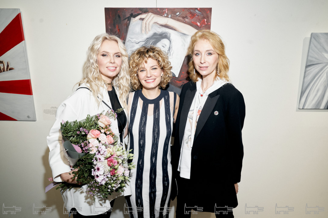 Елена Петрова-Кессарийская, Кристина Сасонко. Елена Воронова