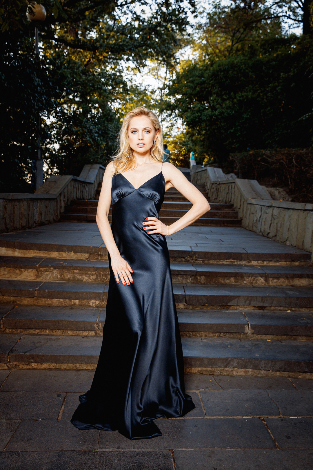 Янина Студилина в серьгах и браслете Mercury