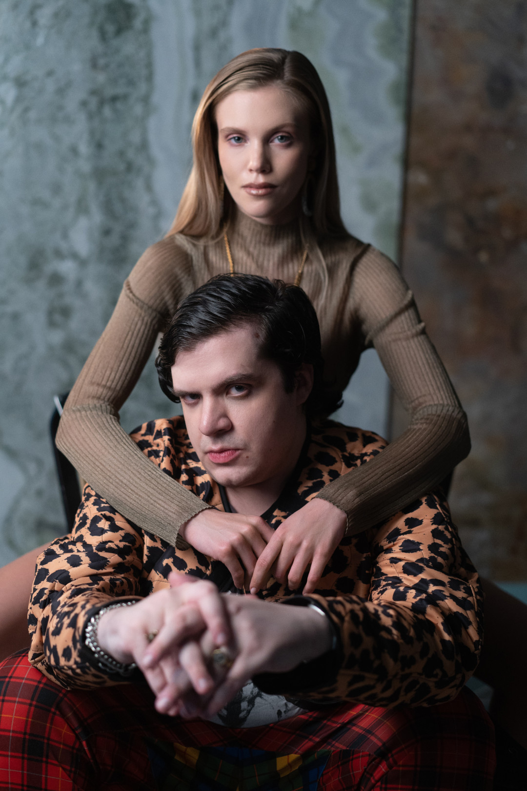 На Лизе: Пуловер Vince, шорты Philosophy (все ЦУМ); Серьги Bottega Veneta, цепь Bottega Veneta (все ДЛТ)