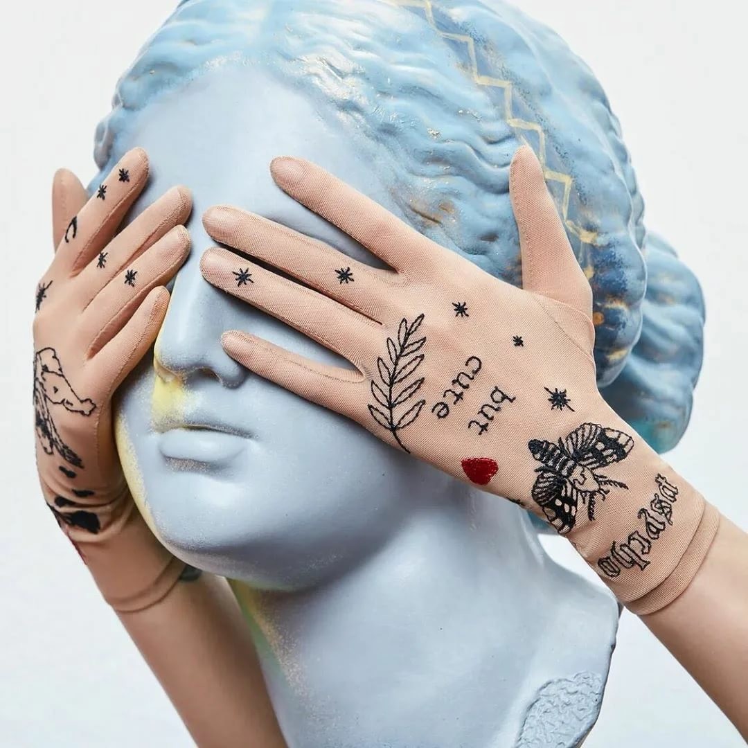 Перчатки с авторской вышивкой «Psycho but cute»