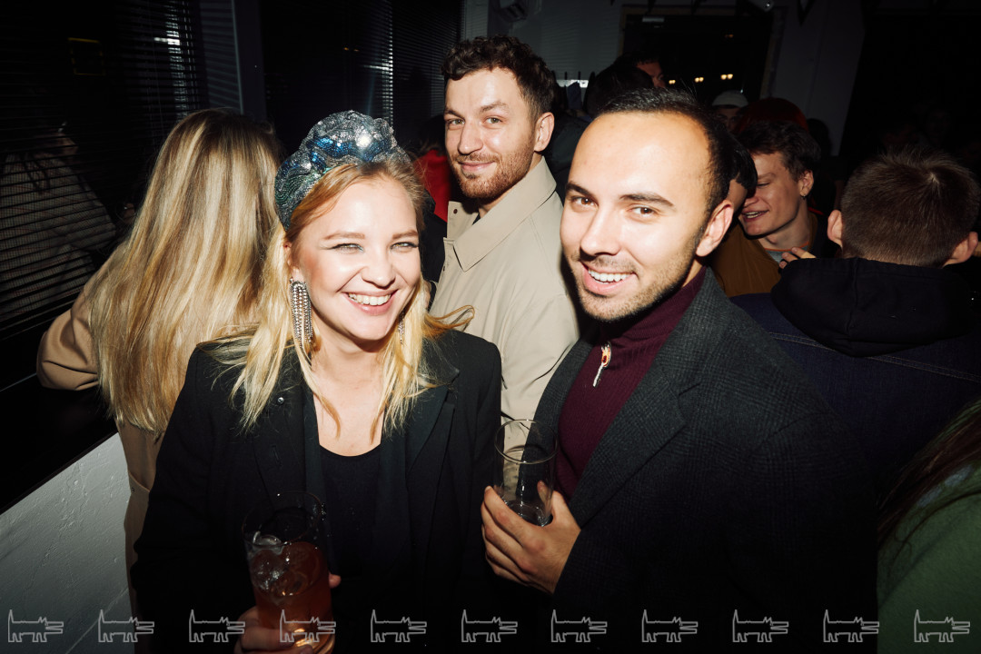 Алина Есенина. Евгений Петров