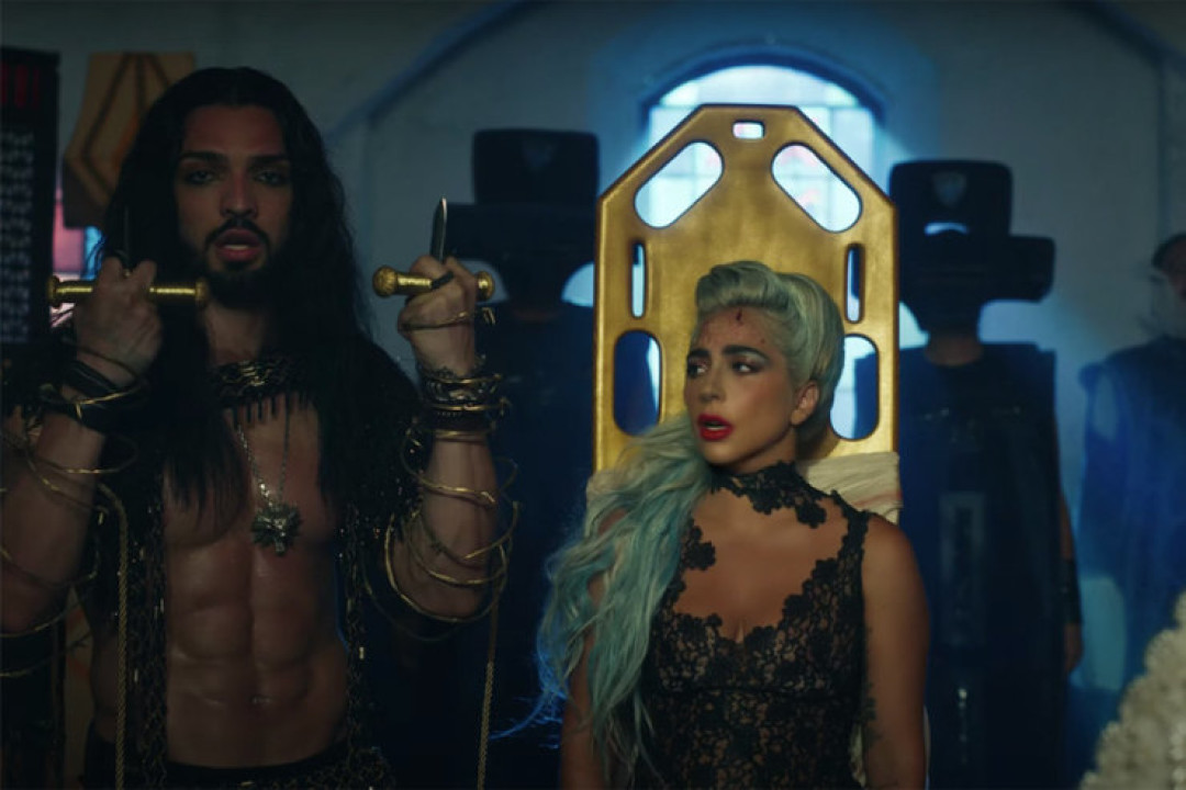 Платье Alexander McQueen из коллекции осень-зима 1995