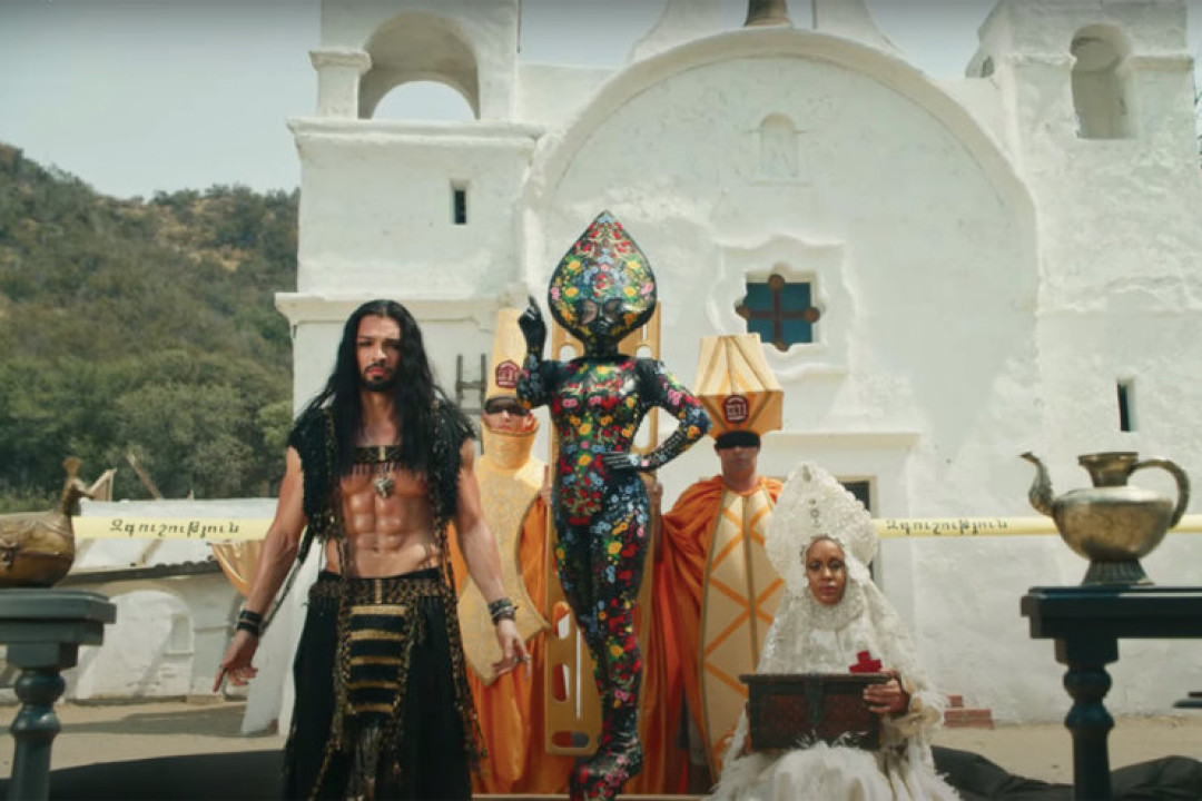 Маска и комбинезон Karina Akopyan