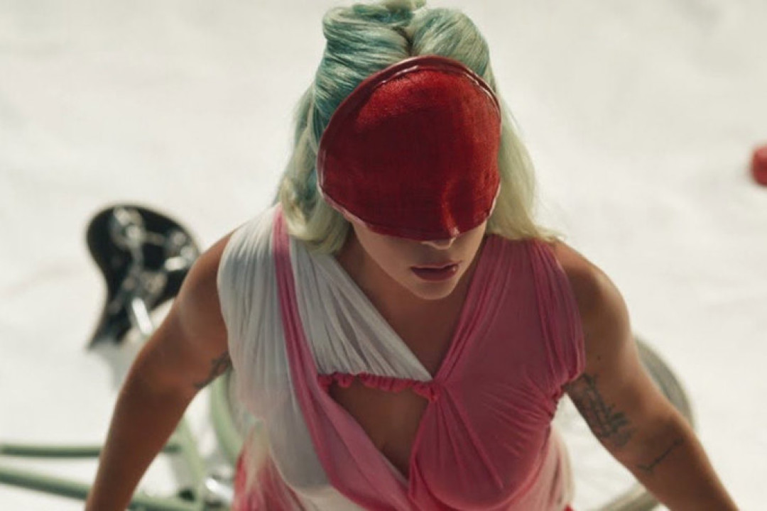 Платье Johannes Warnke Маска Dead Lotus Couture