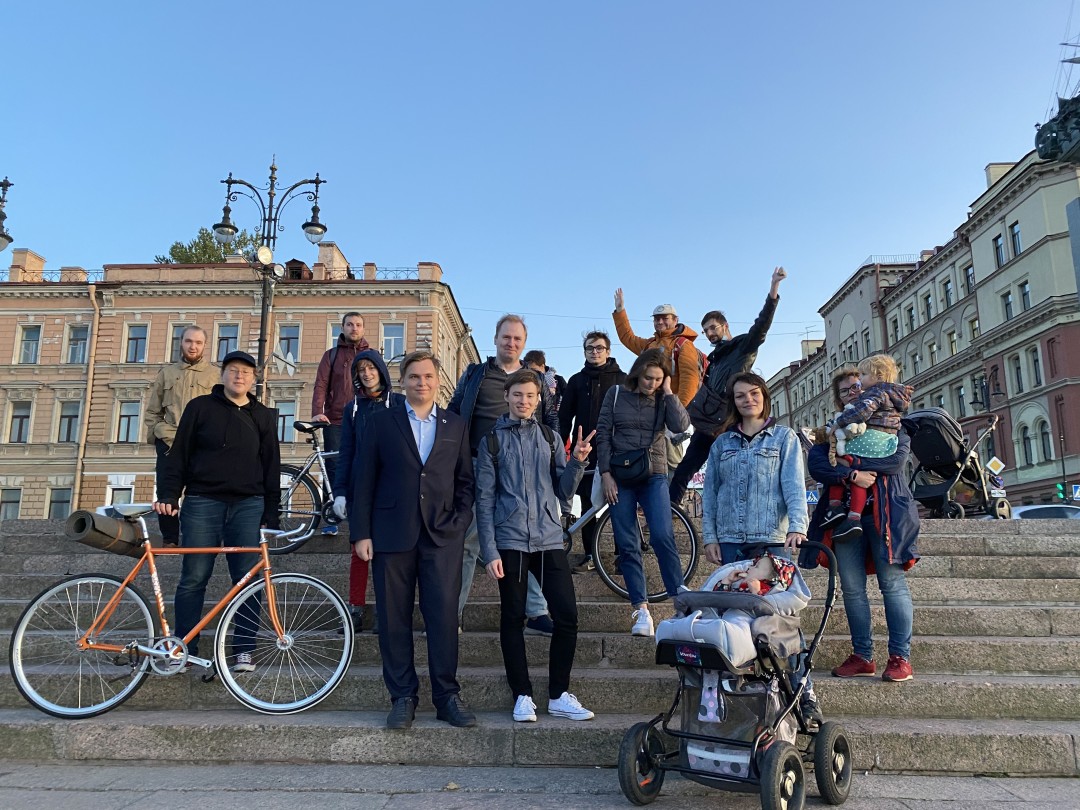 Добрососедский пикник на Воскресенской набережной