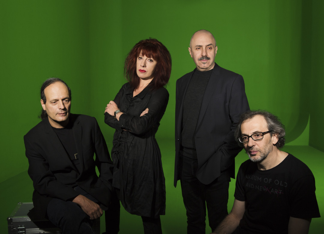 художники AES+F : Татьяна Арзамасова, Лев Евзович, Евгений Святский и Владимир Фридкес Российская арт-группа AES+F работает в различных