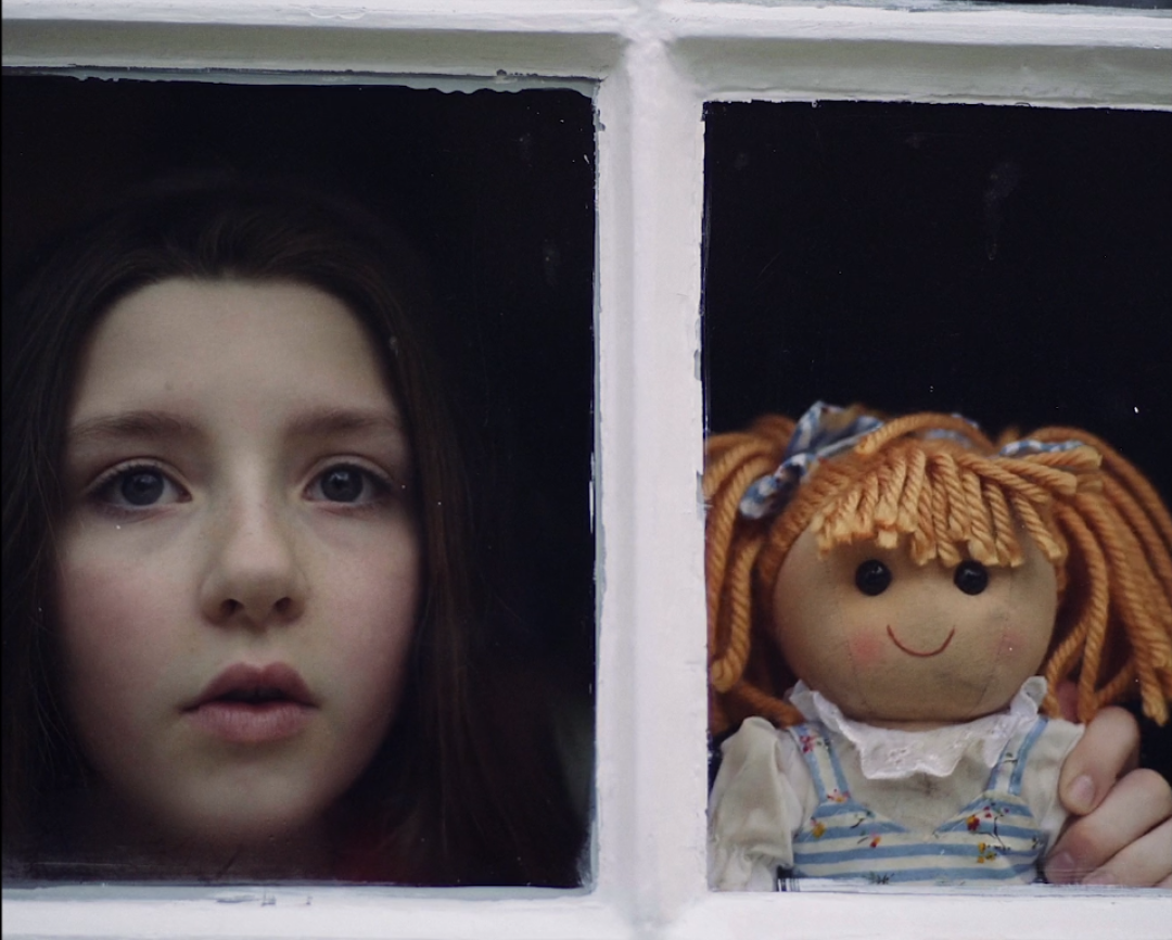 «Эдек». Режиссер Малькольм Грин. Великобритания, 2018 год. 12+ Экспериментальная картина сделана в клиповой манере. Строго говоря, это и есть клип на