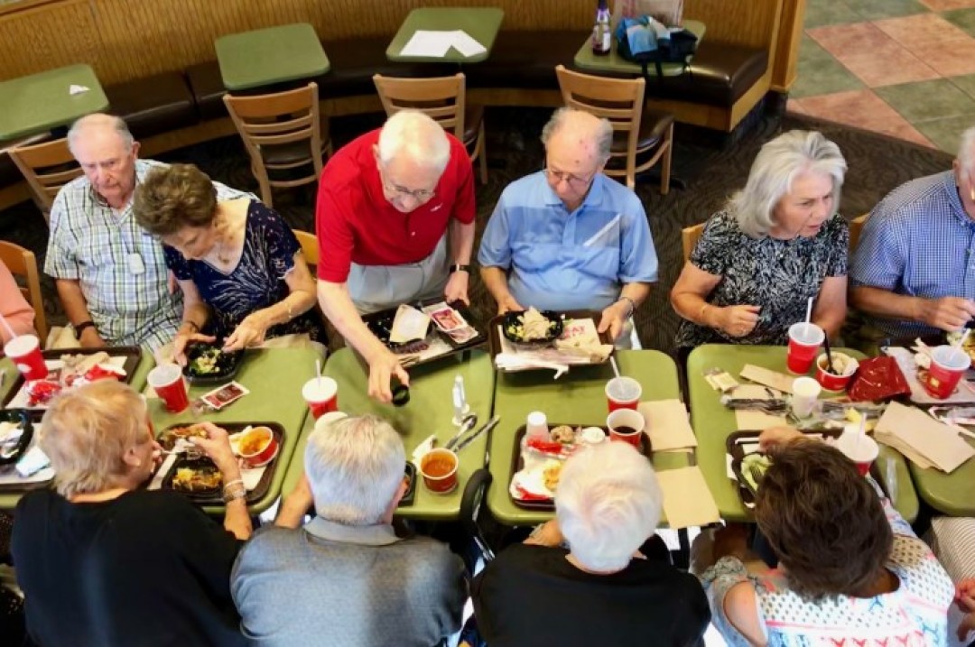 «Шаббат в Wendy’s». Режиссер Рейчел Майерс. США, 2017 год. 12+ Фильм документирует трогательную районную традицию, по которой пожилые евреи съезжаются