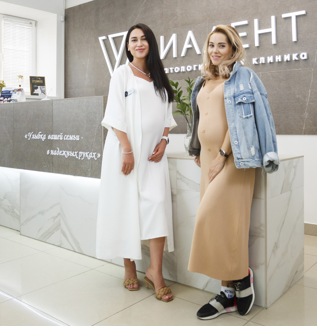 Элина Искужина, руководитель клиники «Риадент» и Жанна Антонова