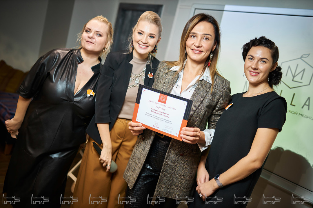 женщина в клубе. фотосессия женский клуб. женский клуб. закрытый женский клуб. тайный женский клуб.