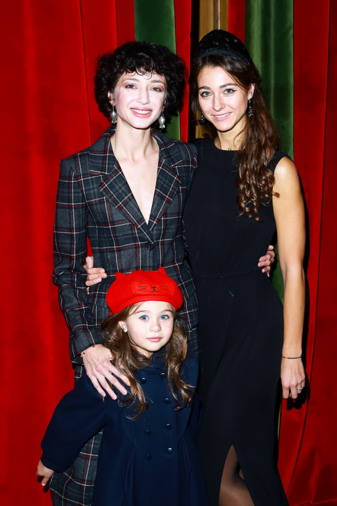 Алина Король, Александра Кусоцкая и Каролина Муродян