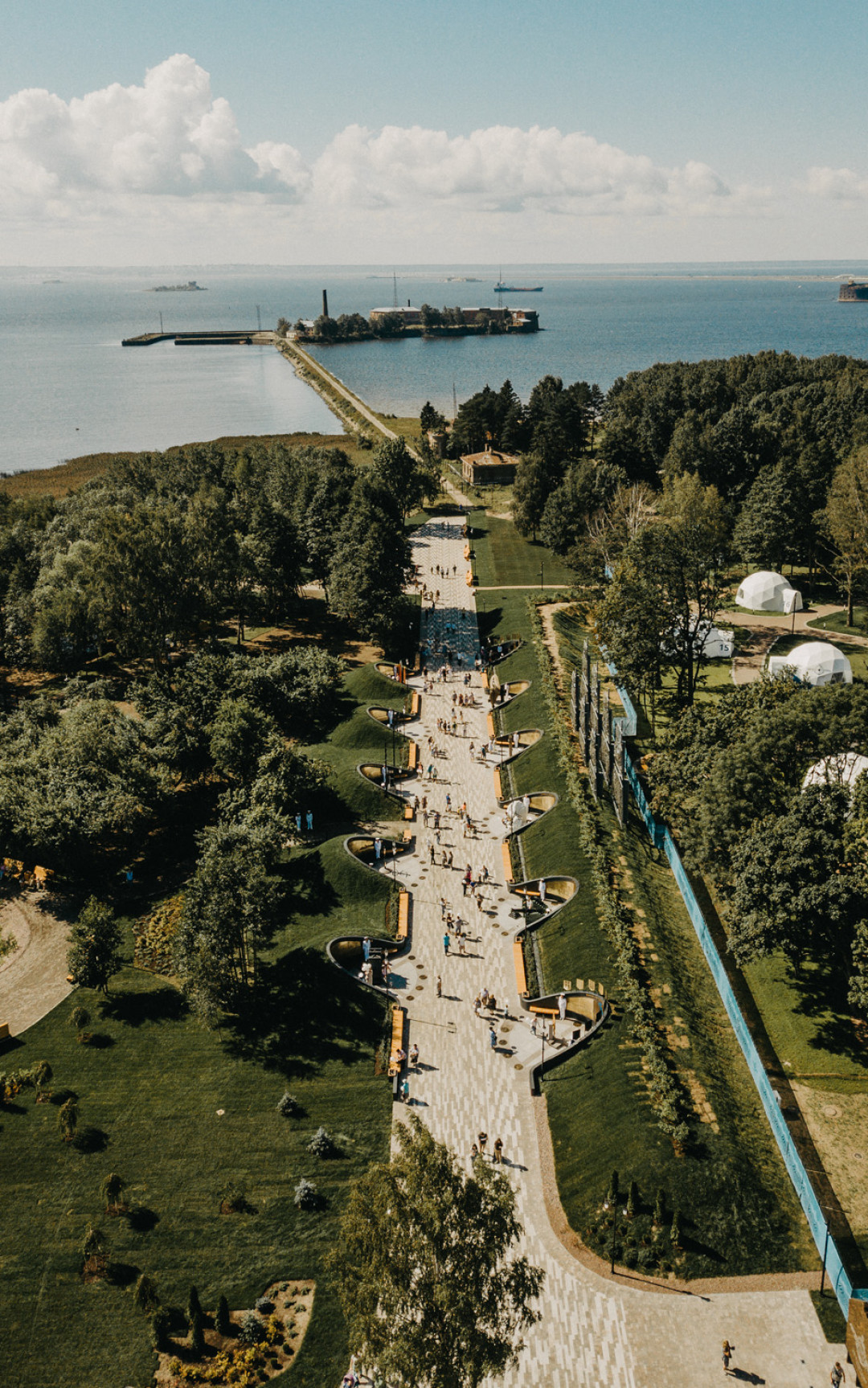 Вид на Аллею Героев российского флота