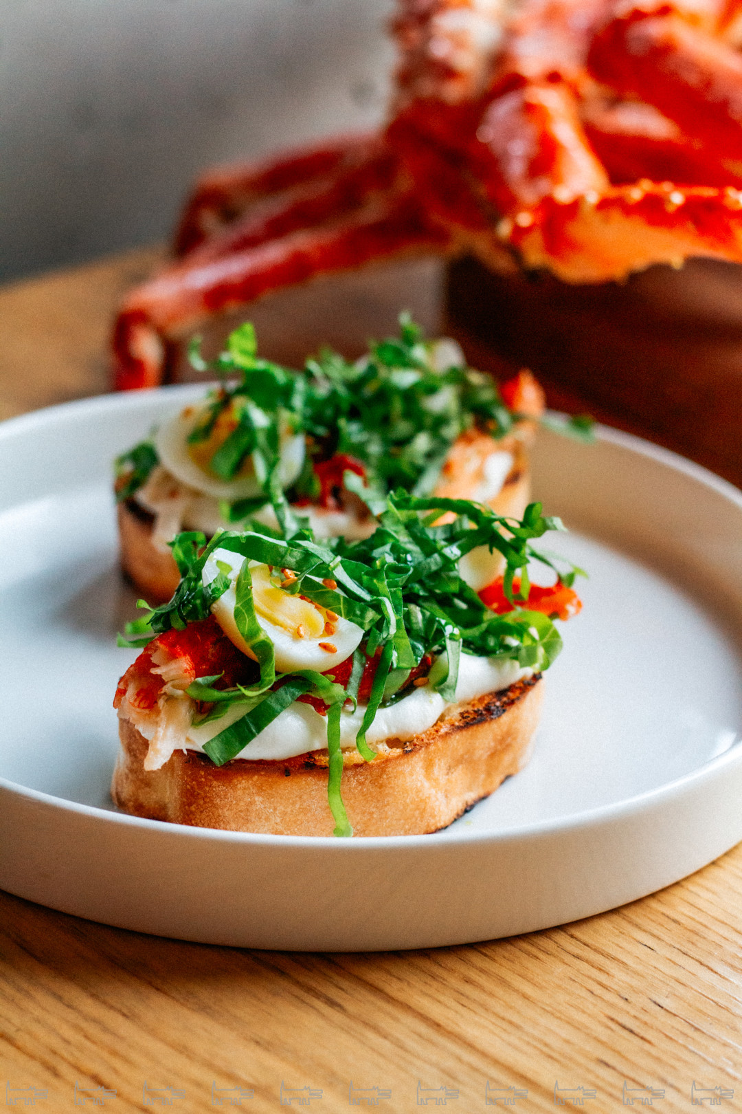 Брускетты с крабом и сливочным сыром, цена: 490 руб.