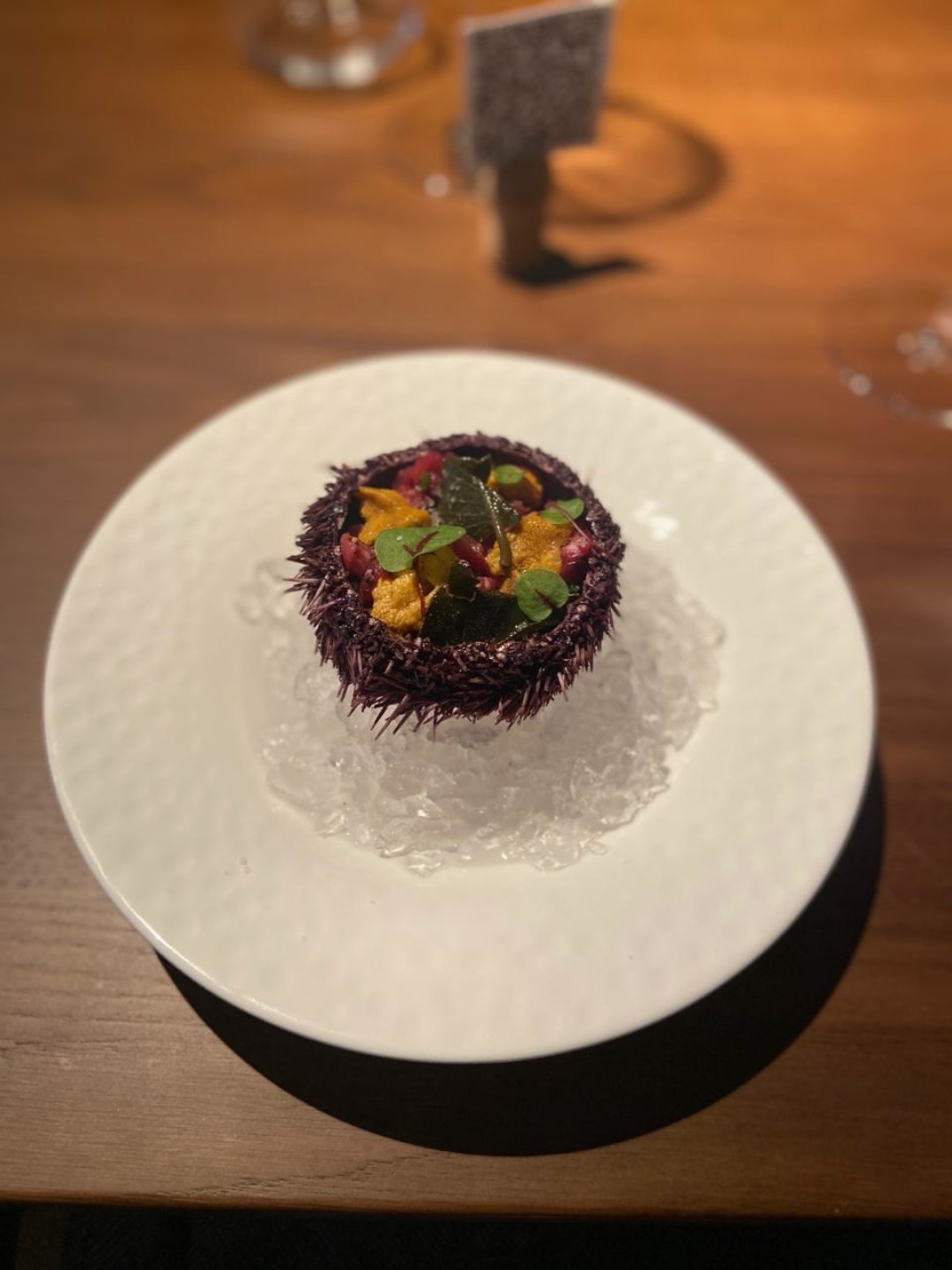 Тартар из мраморной говядины с икрой морского ежа