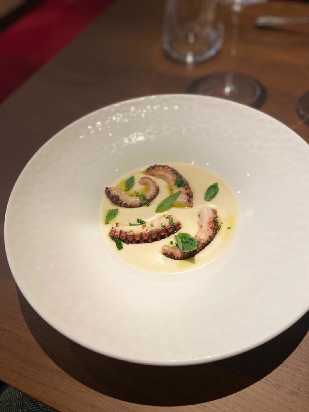 Осьминог с парамантье из топинамбура