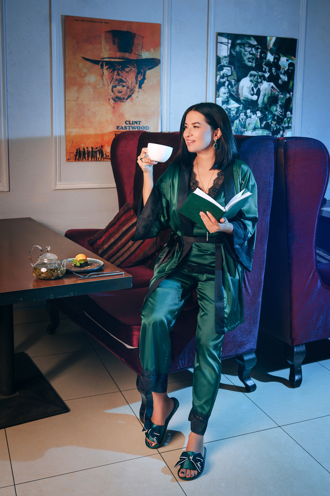 Анна Ольшванг Ювелирный стилист и владелица оконного бизнеса Каждый мой день начинается в 6:30 утра с чашки вкусного кофе и сбора моей семьи на работу