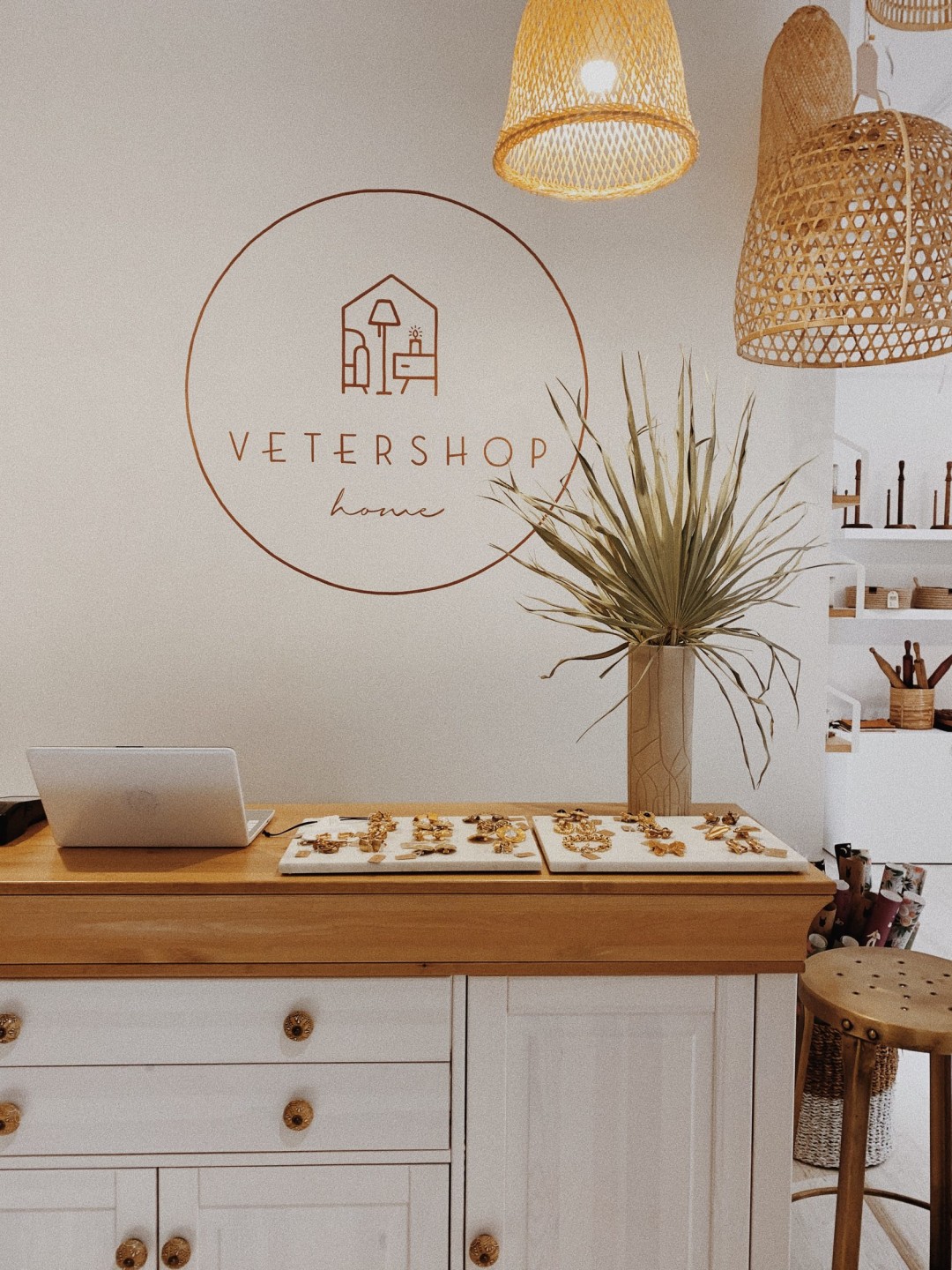 На фото: Veter Shop