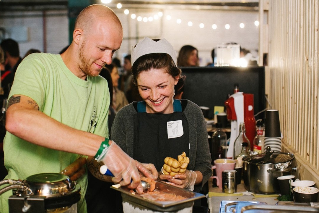 Мария Грекова и Илья Келарев веганское кафе "Огурцы"