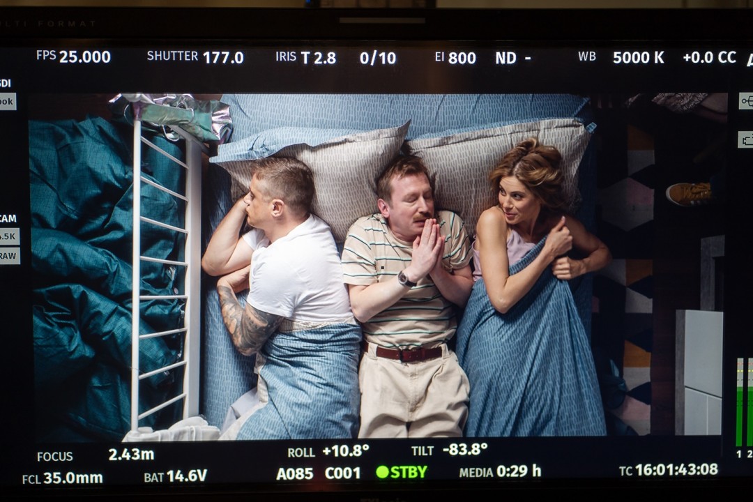 Главный съёмочный объект — квартиру учёного — построили в павильоне. В воссоздании её «ретрополовины» поучаствовали все члены съёмочной группы