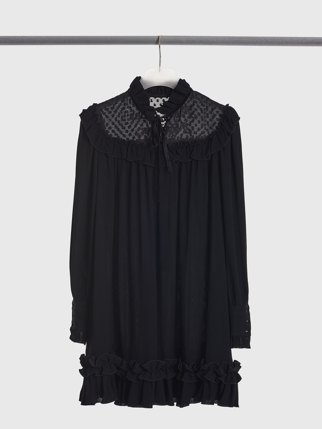 Платье Marc Jacobs, «У красного моста», наб. реки Мойки, 73, 27 450 руб.