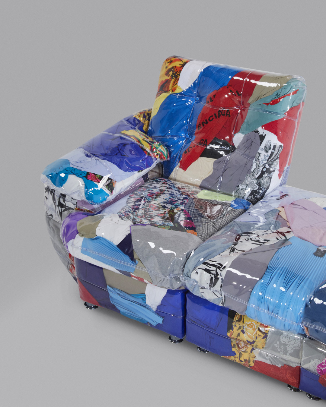 Объект The Balenciaga Sofa. 2019